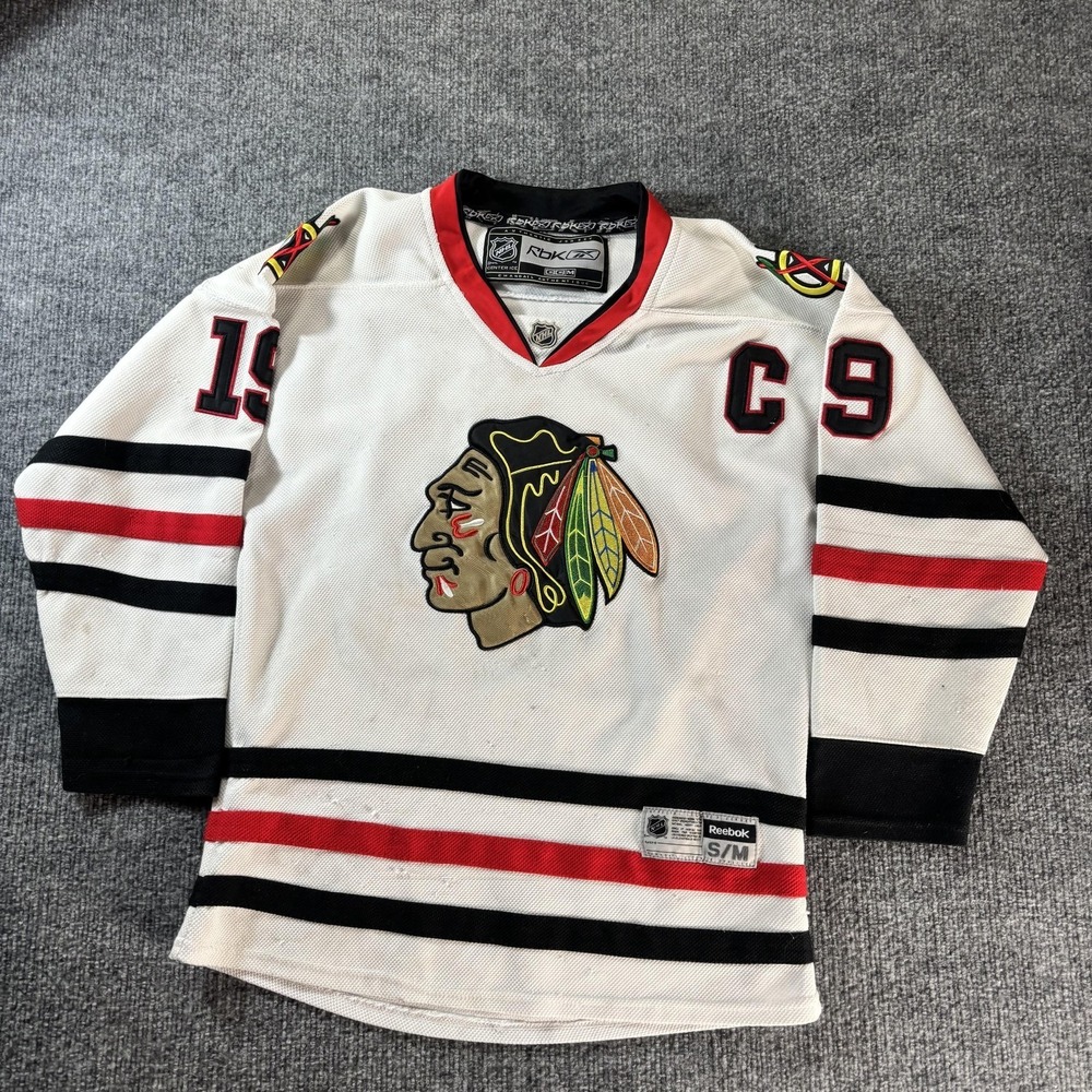 Chicago Blackhawks Jersey Boys Medium White NHL Hockey Reebok Jonathan Toews 19